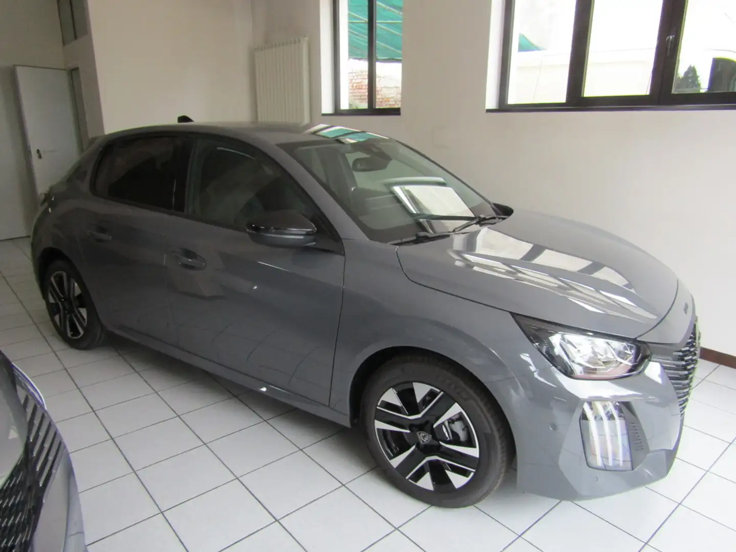 Peugeot 208 1.2 hybrid Allure 110cv e-dcs 6 Garanzia 8 anni Grau - 2