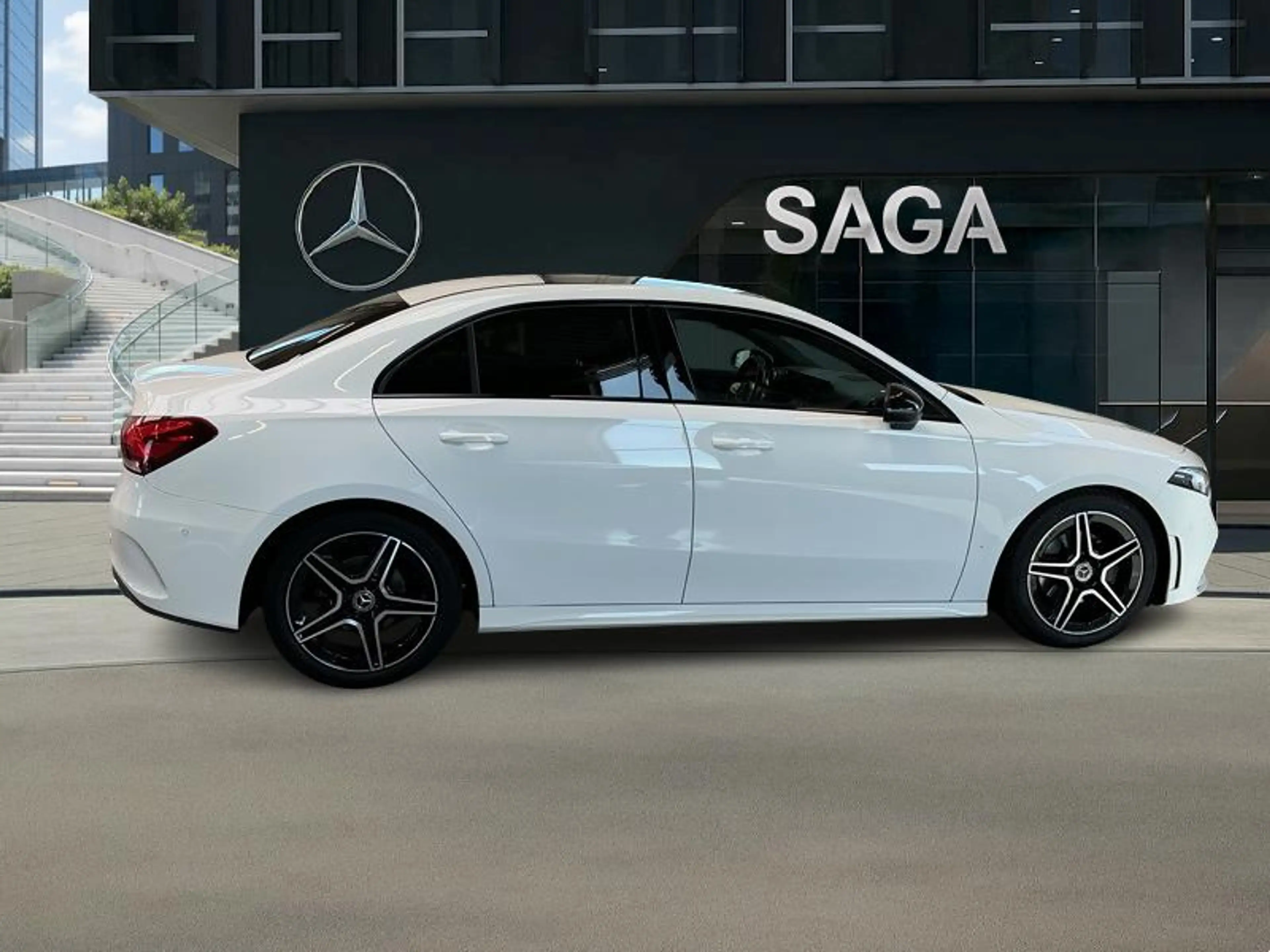 Mercedes-Benz A 200 d Berline AMG Toit Pano — photo 5