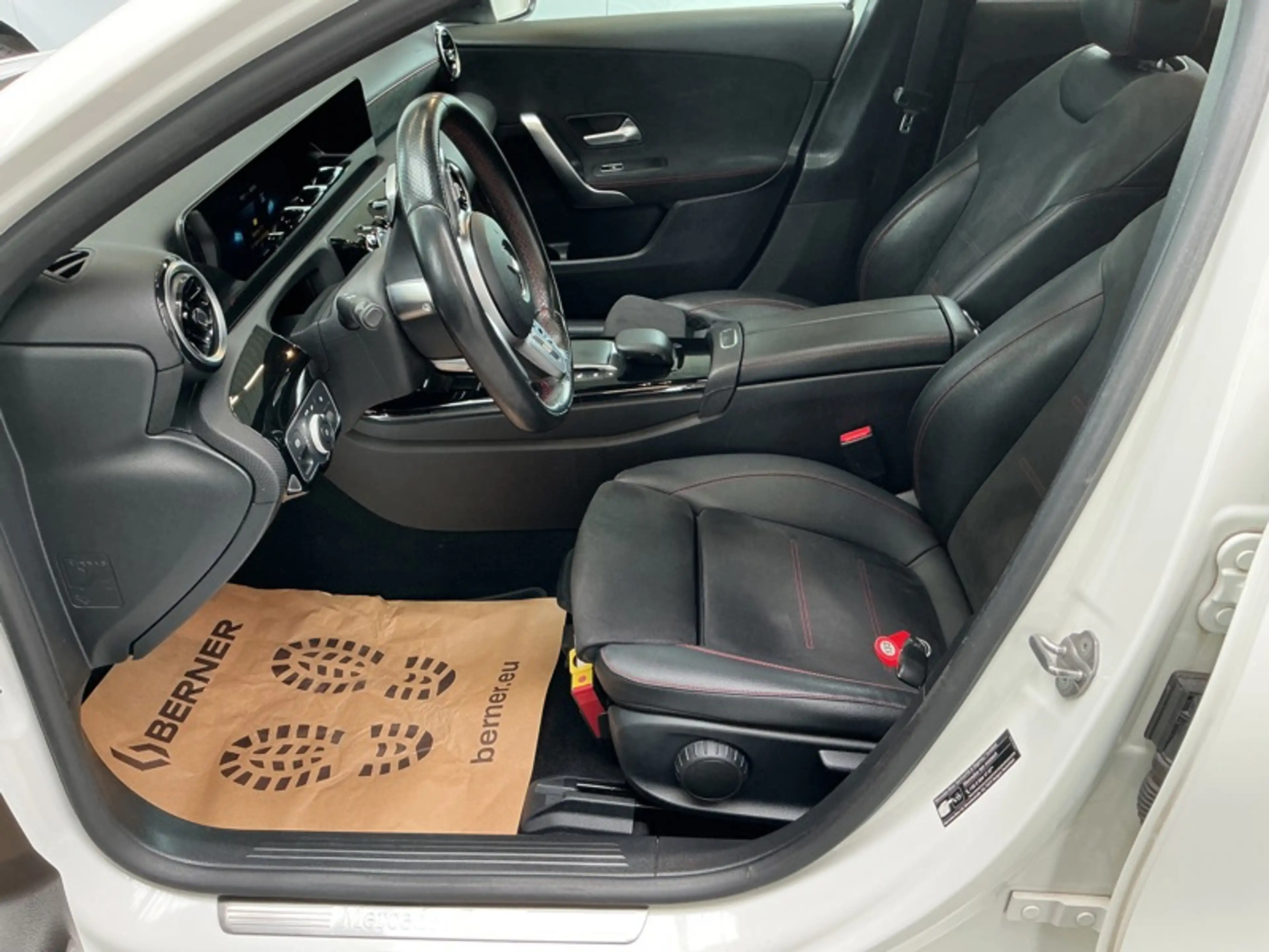 Mercedes-Benz A 200 d Berline AMG Toit Pano — photo 10