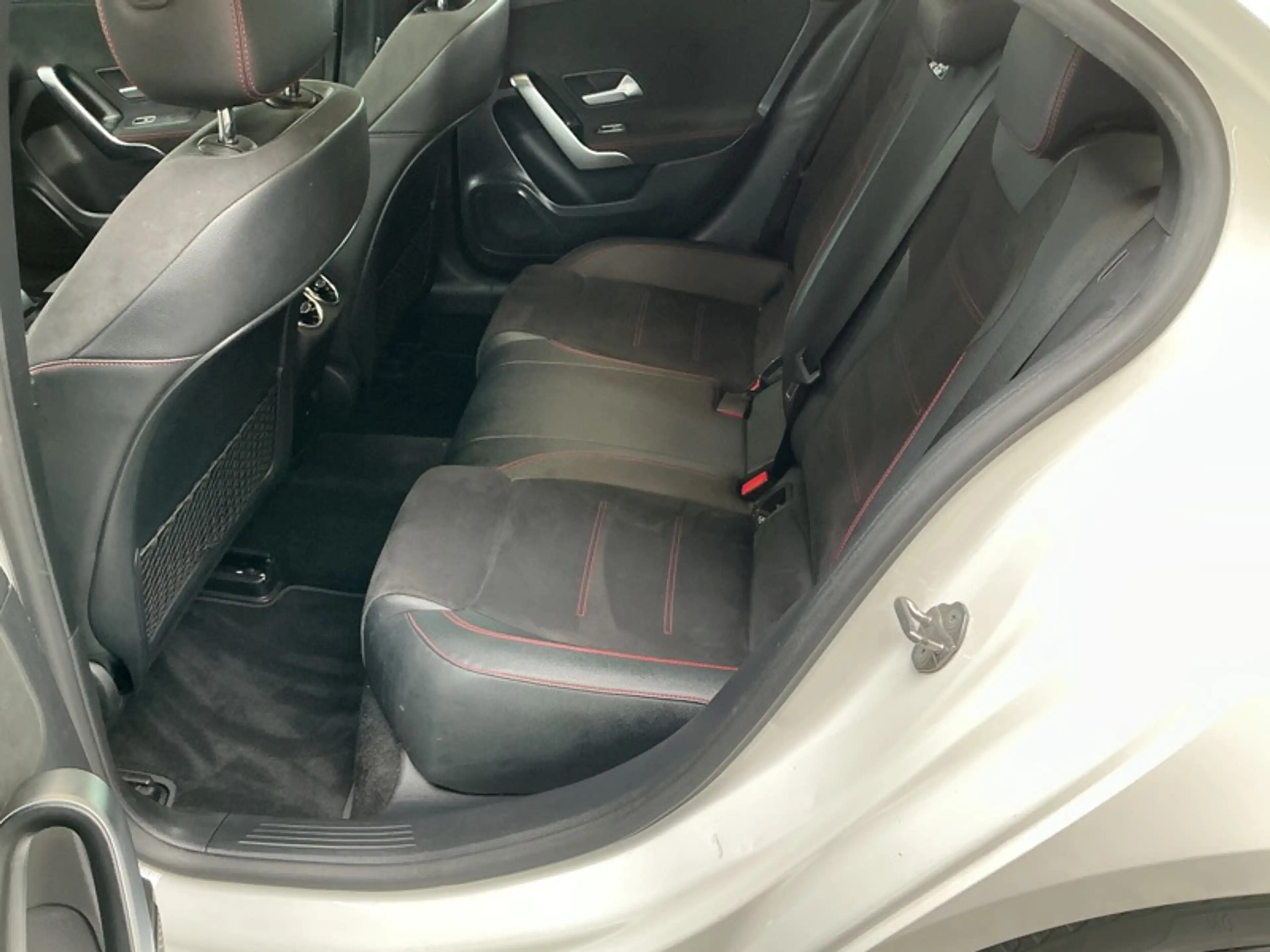 Mercedes-Benz A 200 d Berline AMG Toit Pano — photo 11