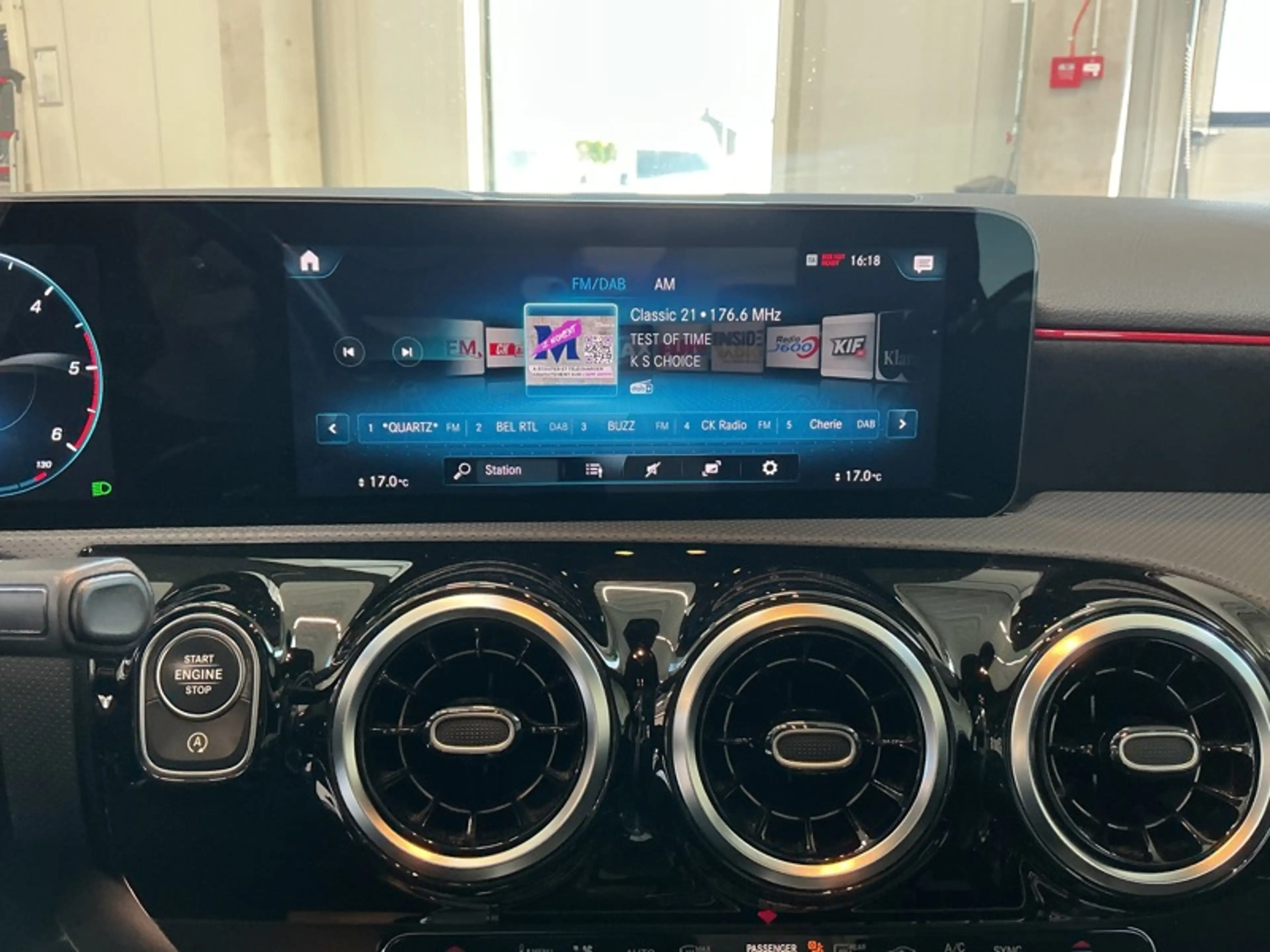 Mercedes-Benz A 200 d Berline AMG Toit Pano — photo 14