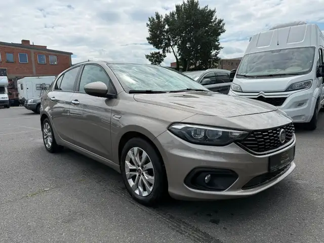 Fiat Tipo Easy LED / Kamera /PDC
