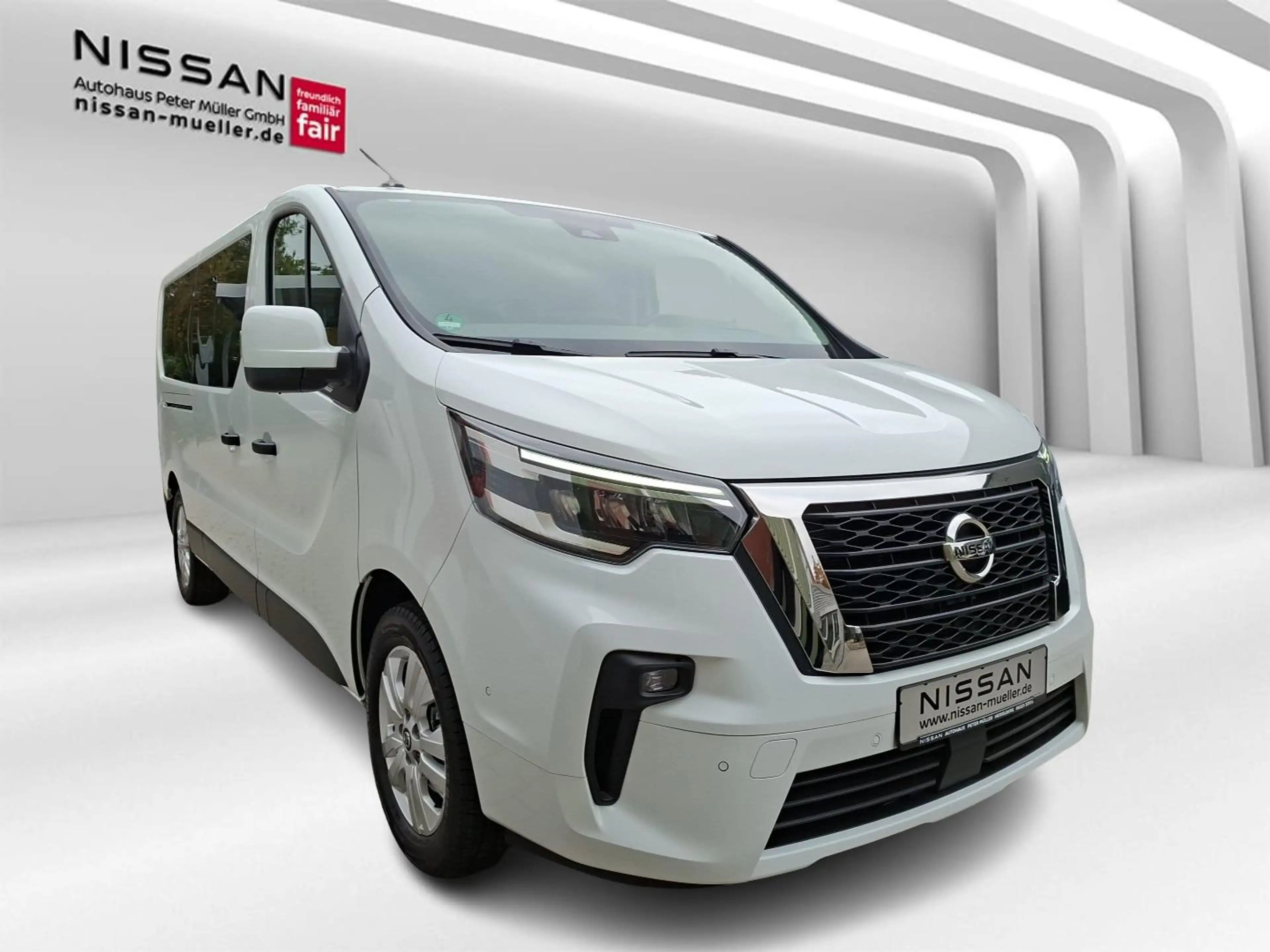 Nissan Primastar Kombi8 L2H1 3,0t dci170 DCT Tekna 2ST HK BES+ Desi — photo 3