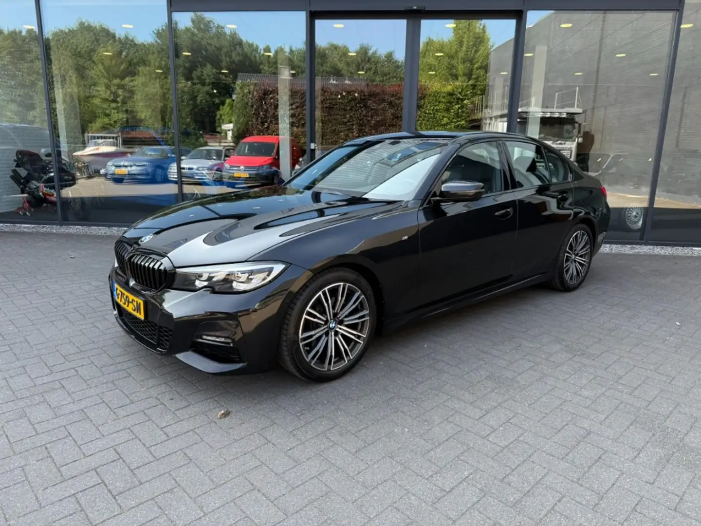 BMW 320 320i M-Sport,1e Eig,Half Leer,LED,Carplay,Dealer O Noir - 1