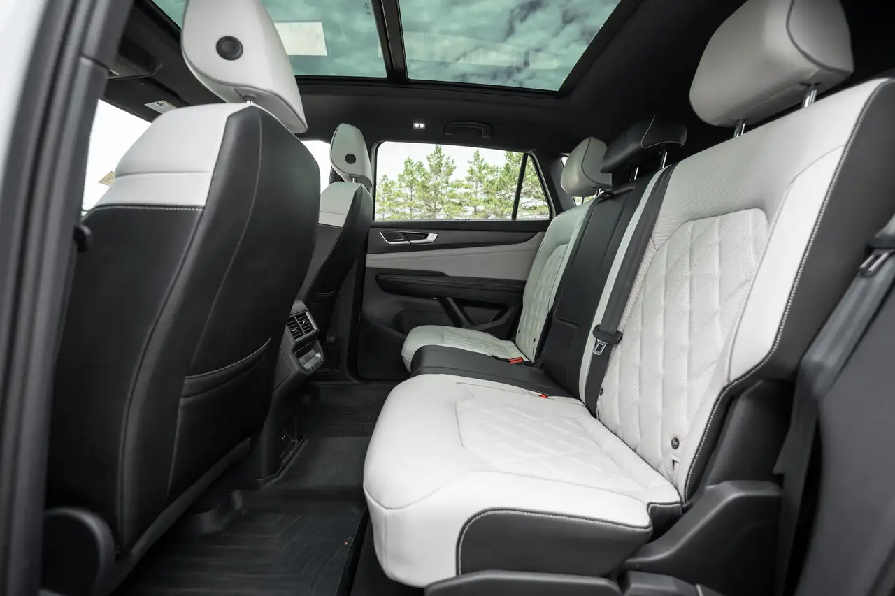 Volkswagen Atlas photo Volkswagen Atlas