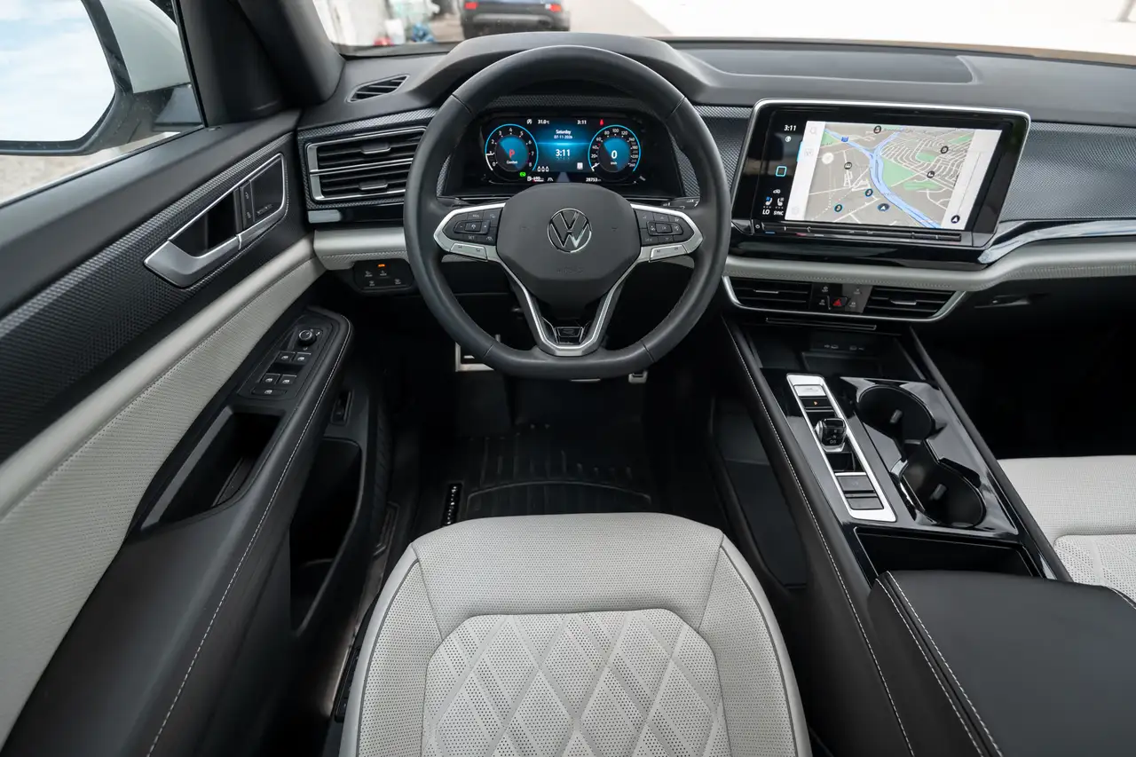 Volkswagen Atlas photo Volkswagen Atlas