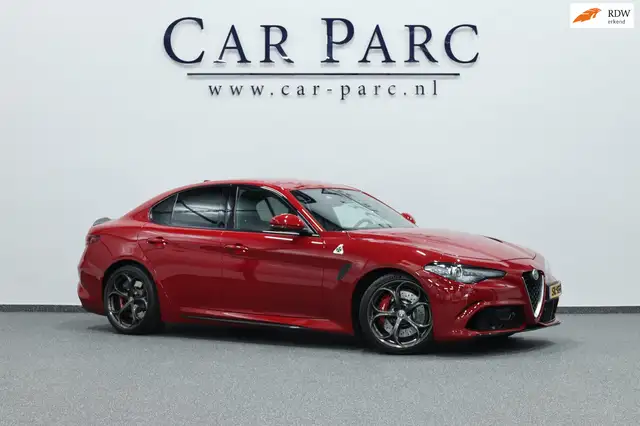Alfa Romeo Giulia 2.9 V6 Quadrifoglio 570+PK Squadra CARBON/HALF LED