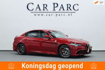 2.9 V6 Quadrifoglio 570+PK Squadra CARBON/HALF LED