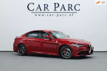 2.9 V6 Quadrifoglio 570+PK Squadra CARBON/HALF LED