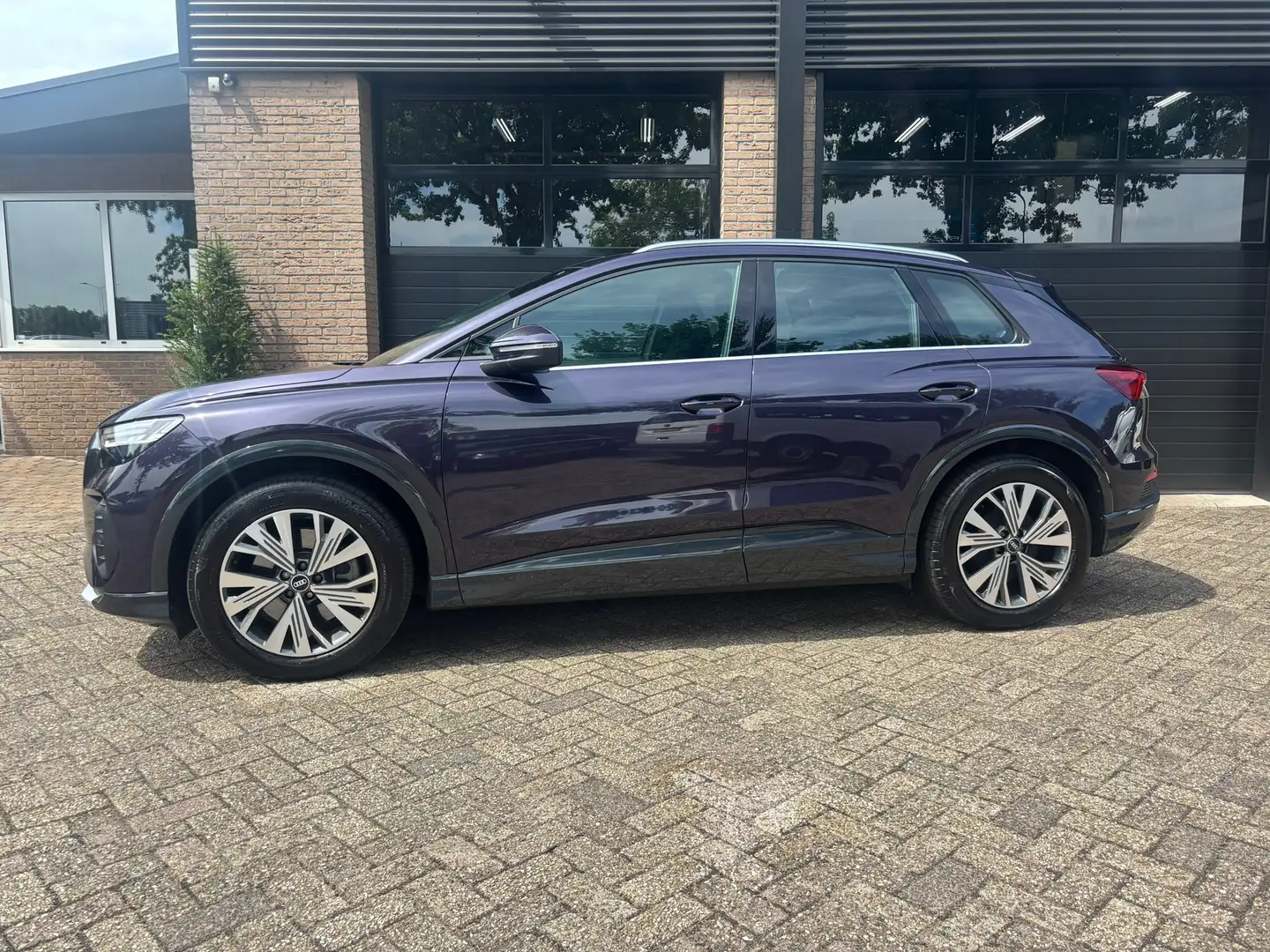 Audi Q4 e-tron 40 Advanced edition 77 kWh 204Pk Trekhaak Paars - 2