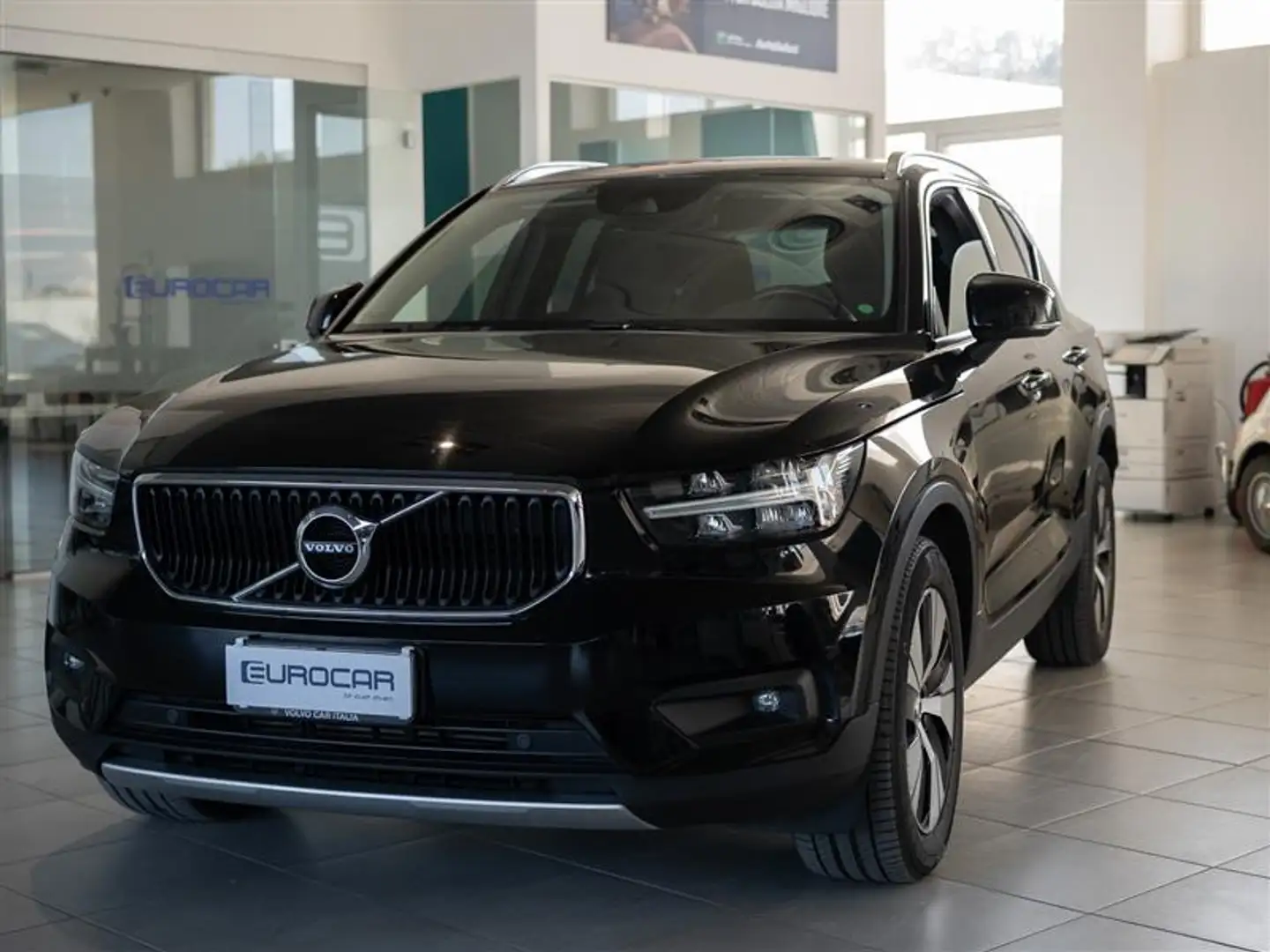 Volvo XC40 Momentum Pro 2WD 2.0 150cv 36 mesi garanzia Noir - 1