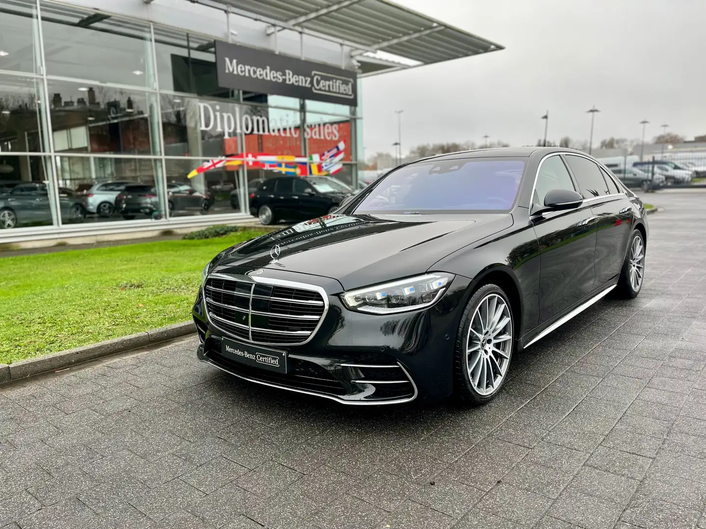 Mercedes-Benz S 580 S Long 580 e L PHEV (375 kW) Noir - 1