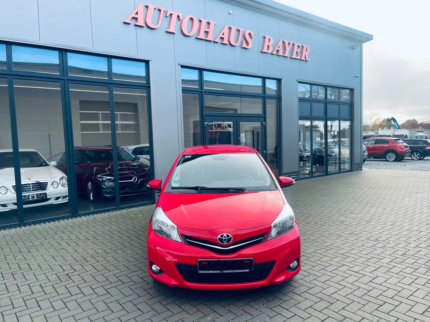 Toyota Yaris Edition Rot - 1