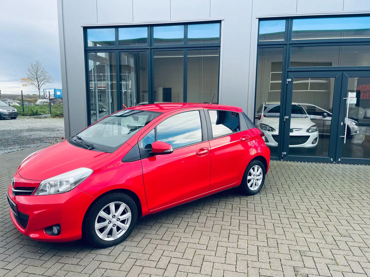 Toyota Yaris Edition Rot - 2