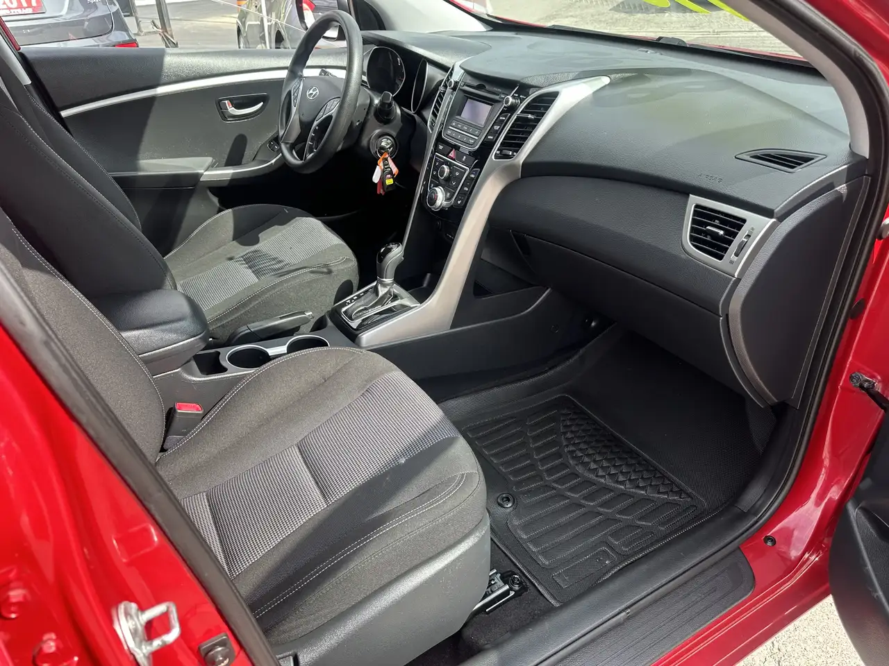 Hyundai ELANTRA снимка Hyundai ELANTRA
