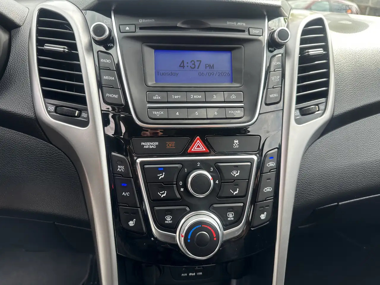 Hyundai ELANTRA снимка Hyundai ELANTRA