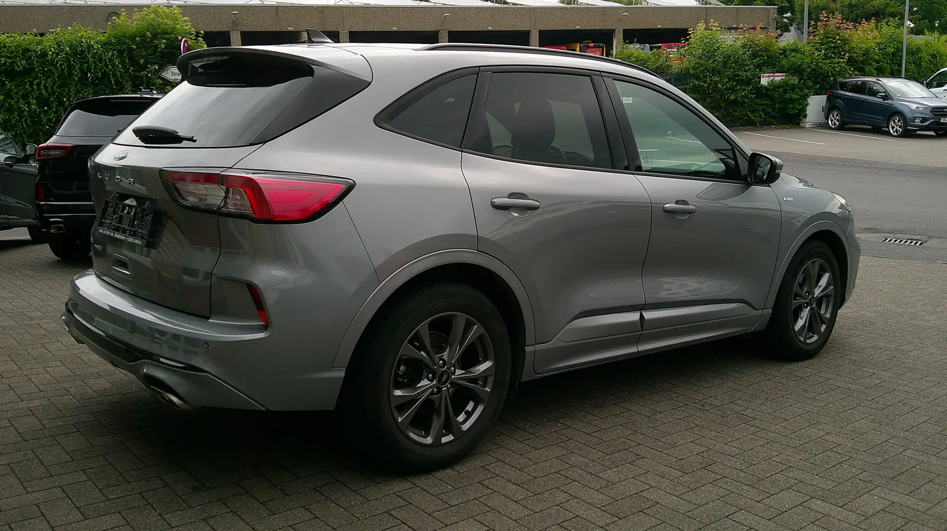 Ford Kuga Kuga 1.5 EcoBoost ST-LINE 6-Gang Plateado - 2