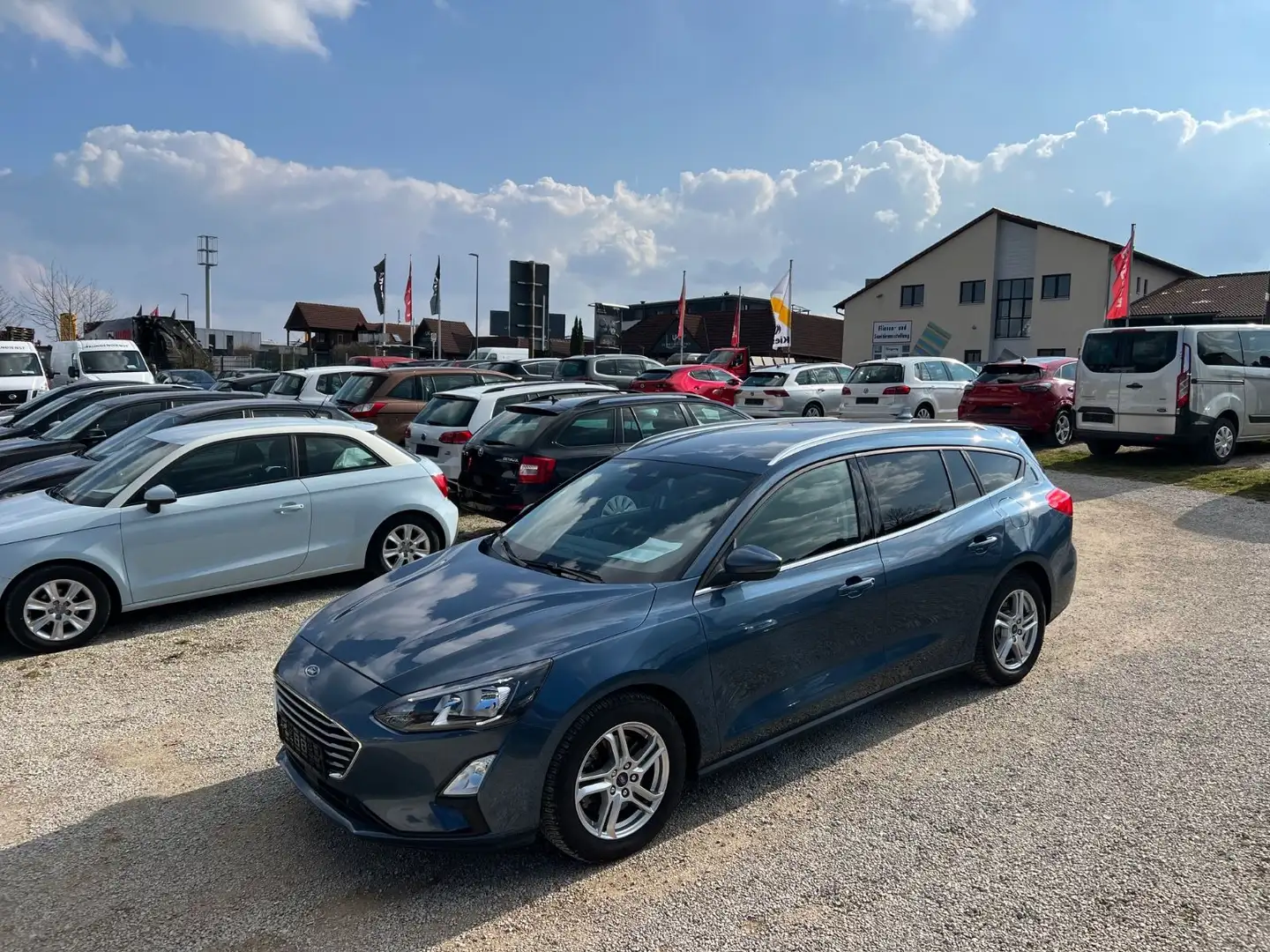 Ford Focus Turnier Cool & Connect Blauw - 1