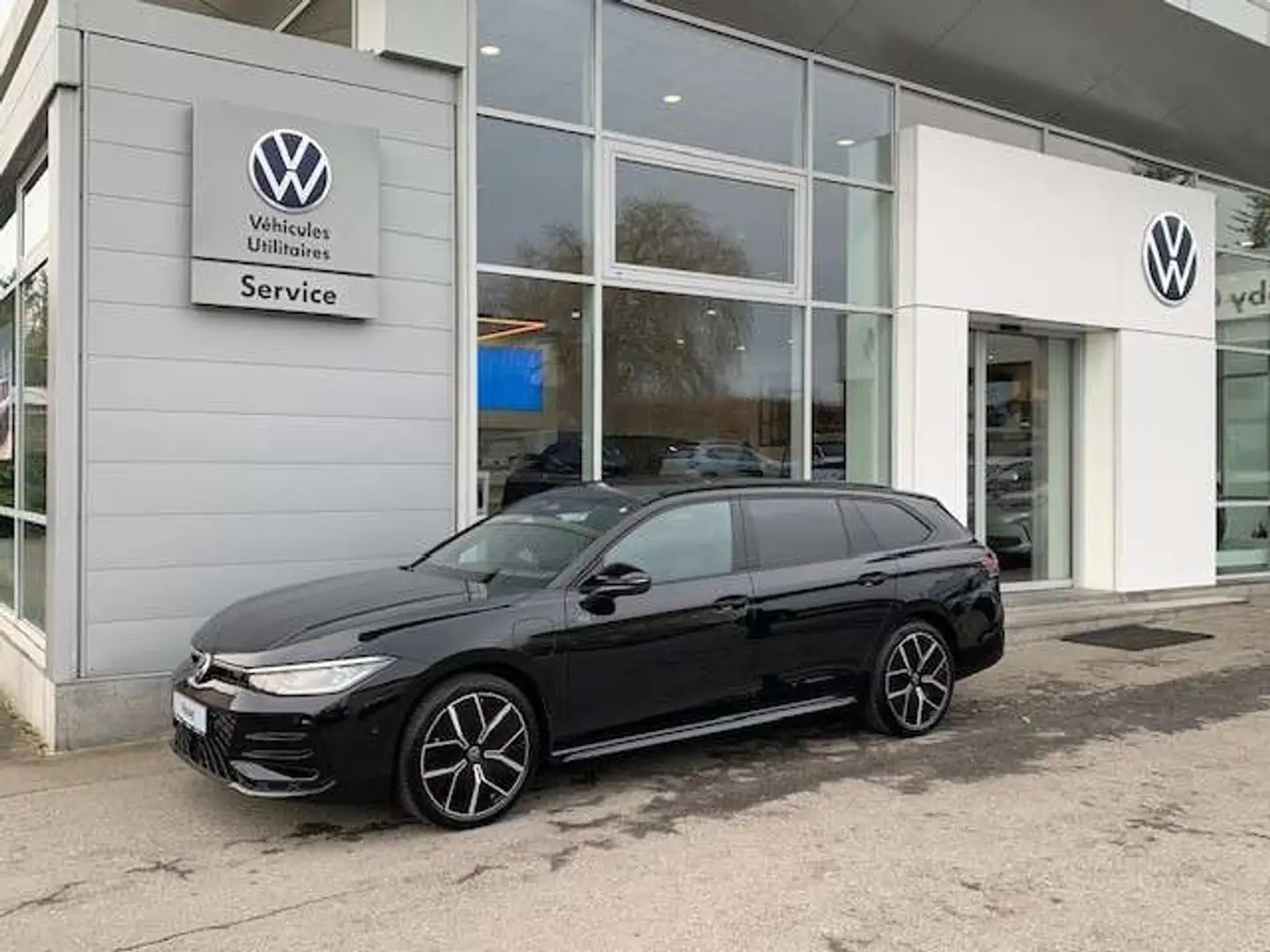 Volkswagen Passat Variant R-LINE SIGNATURE 1.5 eHybrid 177CV DSG6 Noir - 1