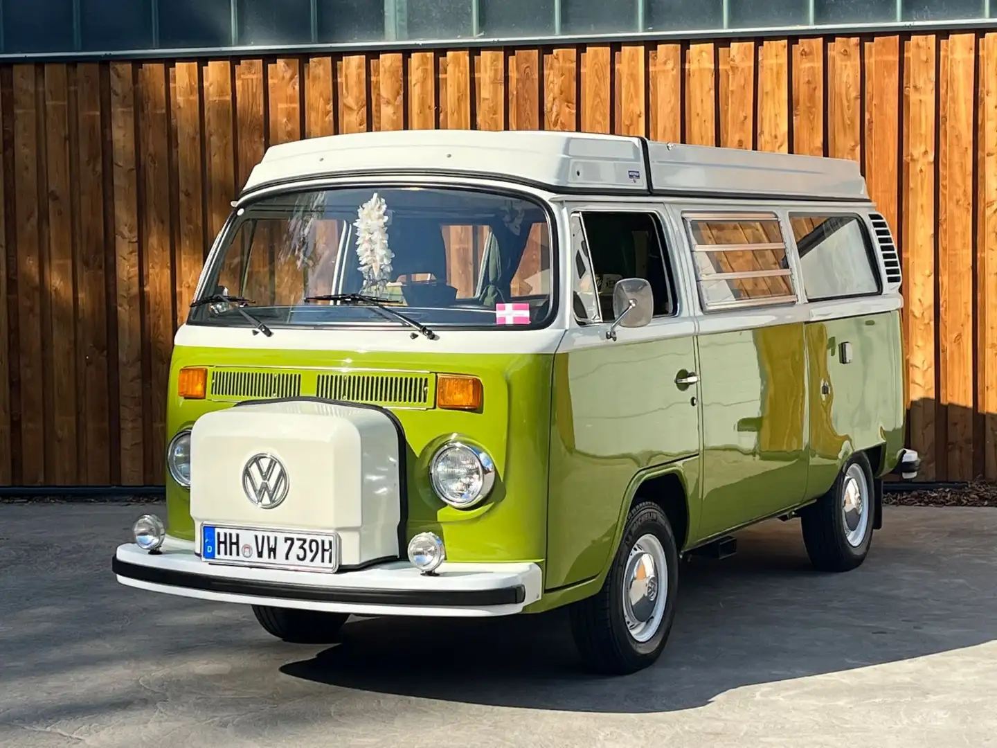 Volkswagen T2 Bulli Westfalia Campingbus, 3. Hand Grün - 1