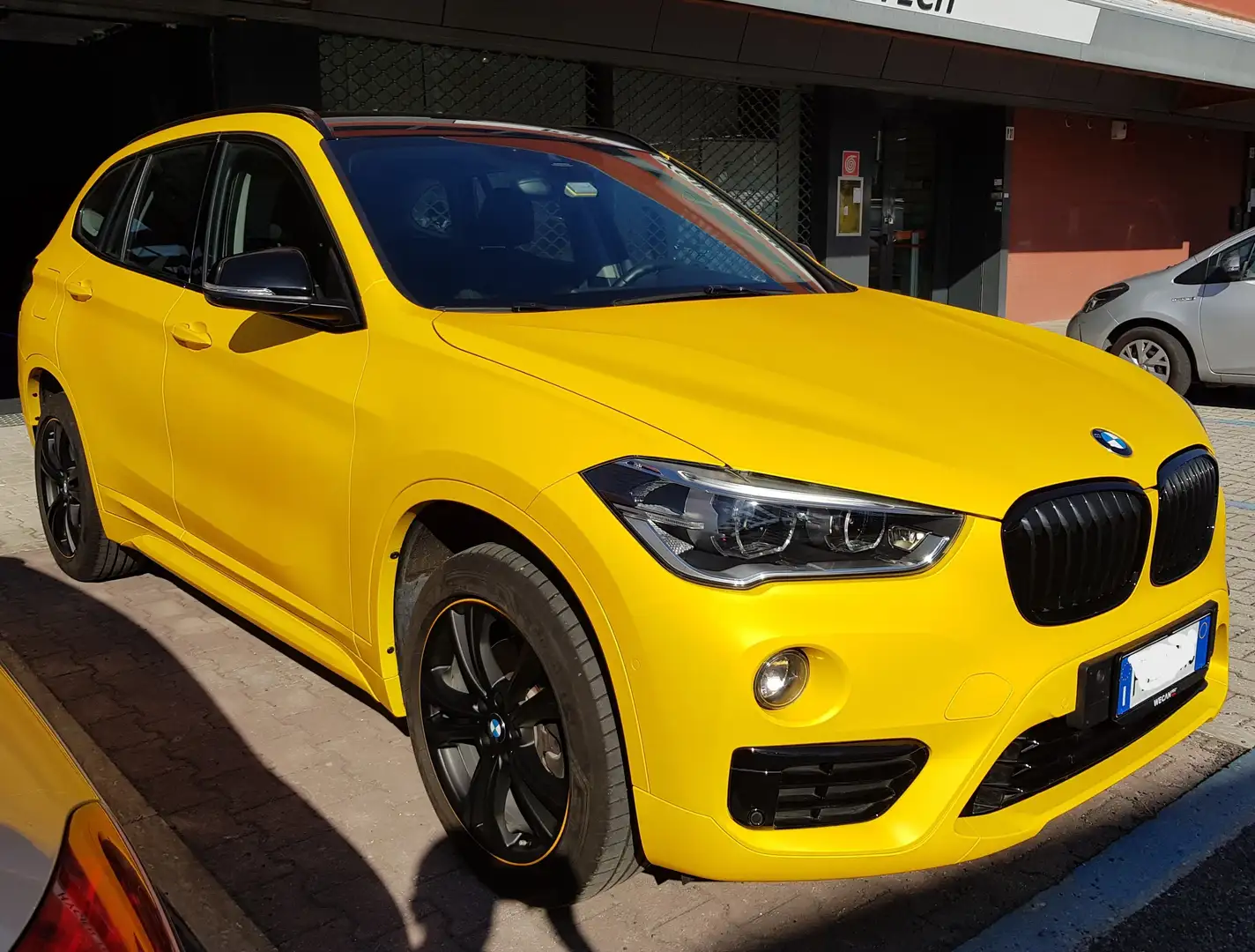 BMW X1 Sdrive18d Msport auto Żółty - 1