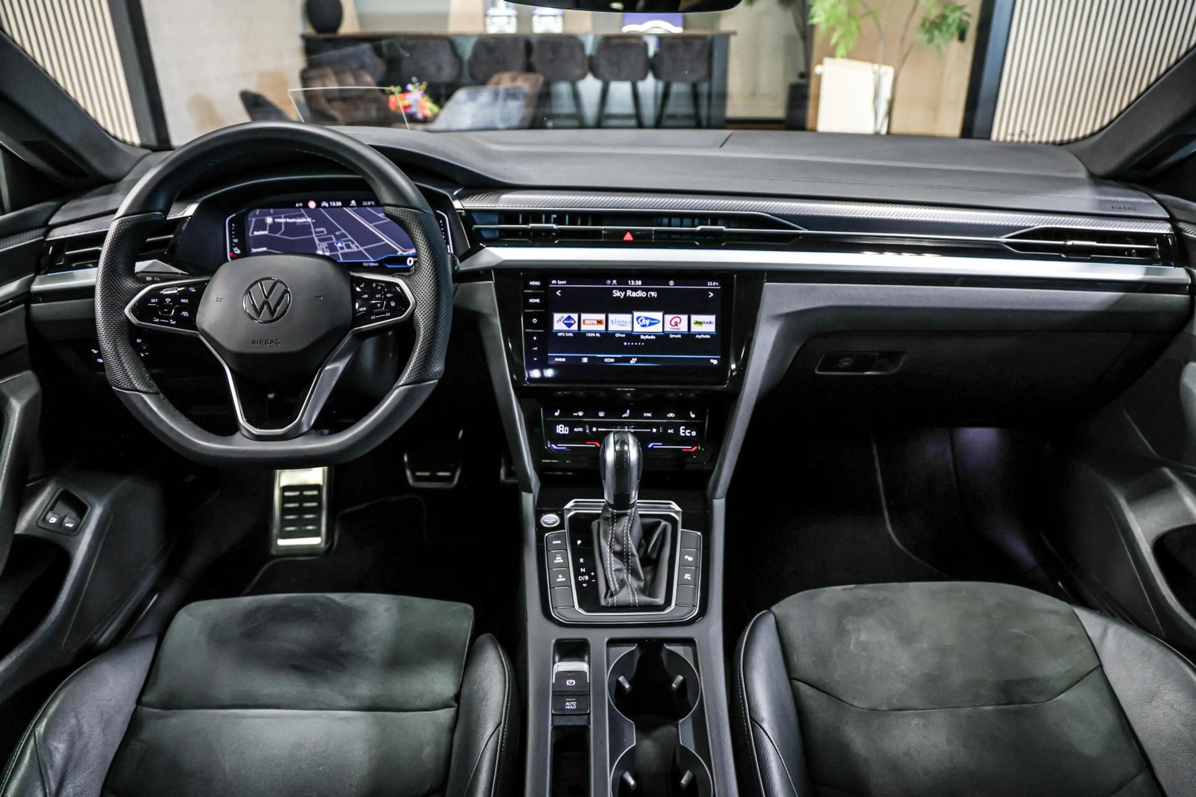Volkswagen Arteon Shooting Brake 1.4 TSI eHybrid R-Line|Pano — photo 2