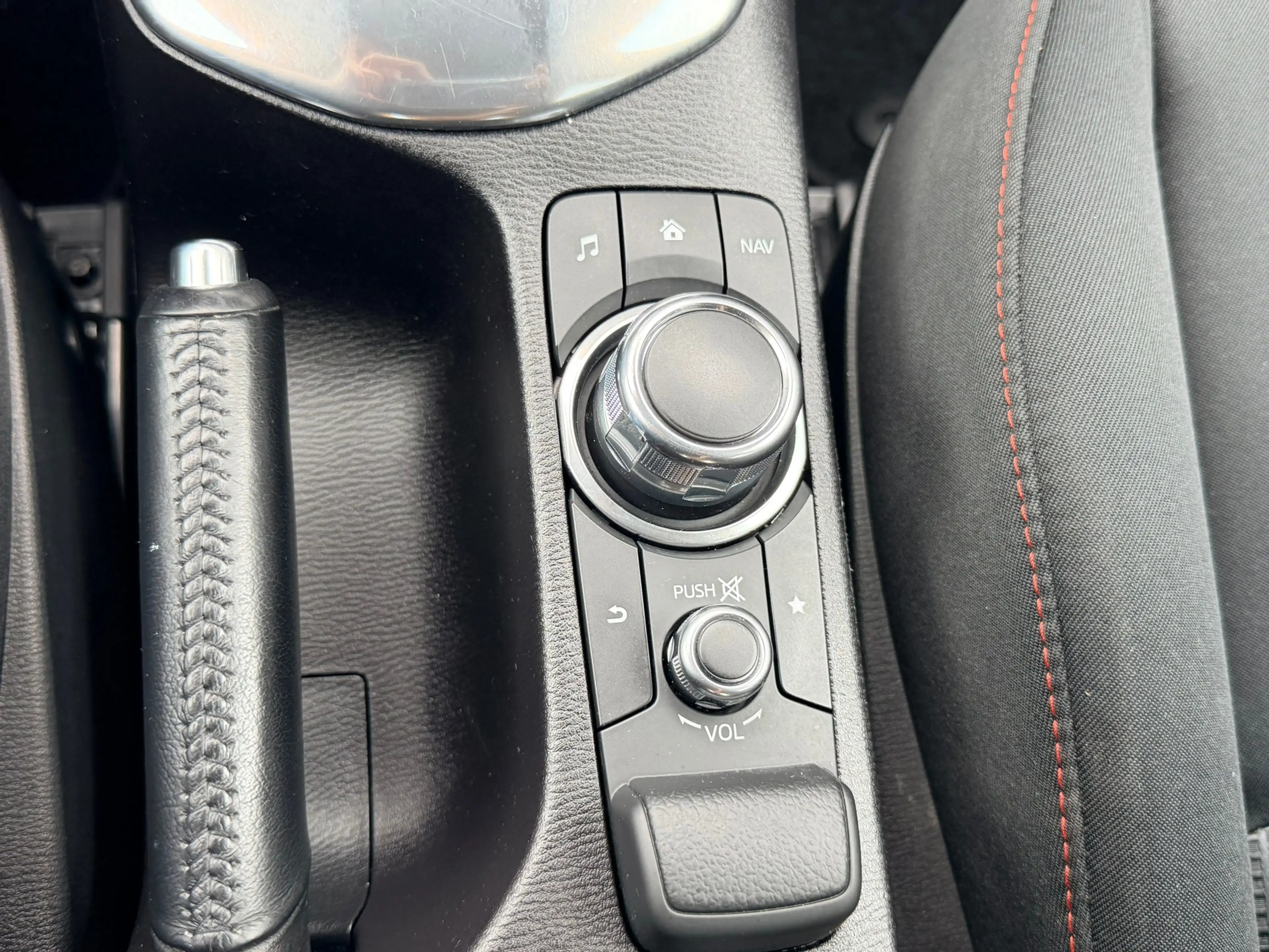 Mazda 2 1.5 Skyactiv-G GT-M Navi Head-Up LKAS Stoelverwarm — photo 17