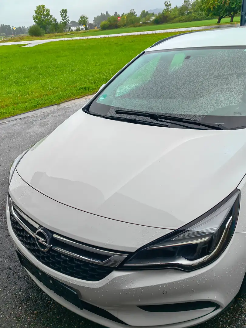 Opel Astra Astra 1.6 D Start/Stop Sports Tourer Business Bílá - 1