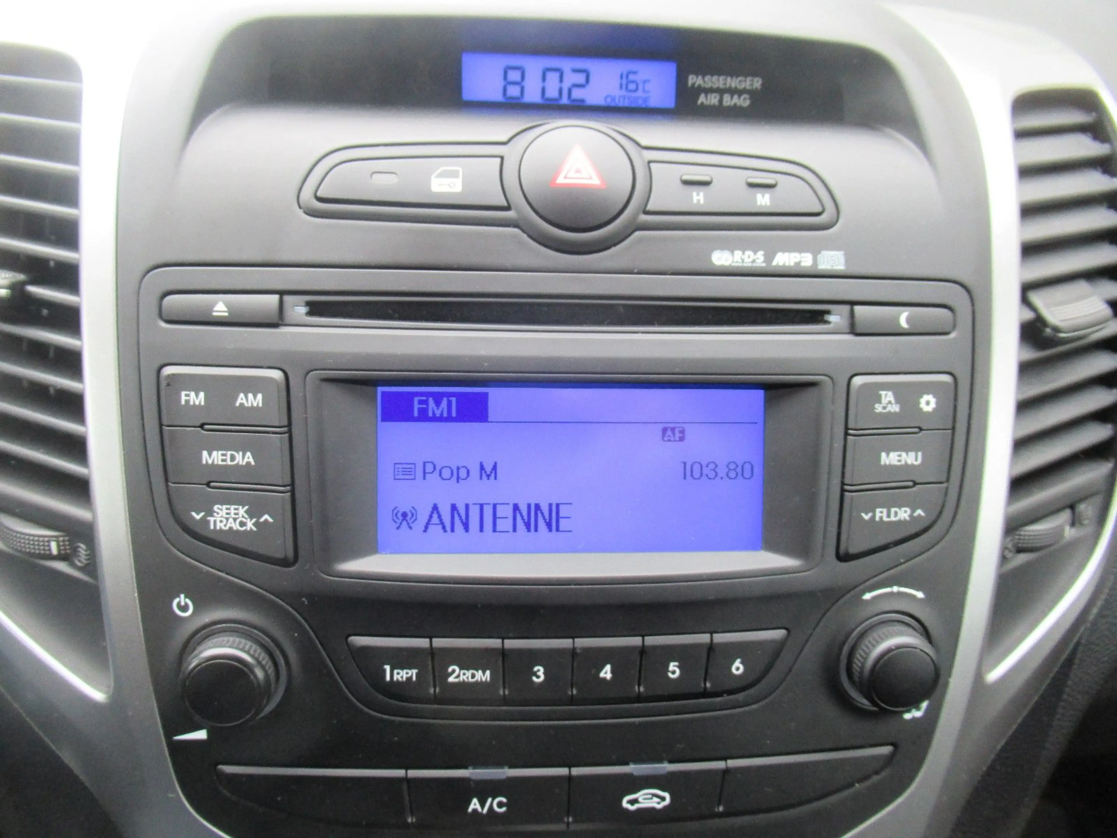 Hyundai iX20 KLIMA RADIO HÖHER EINSTEIGEN TOP — photo 11