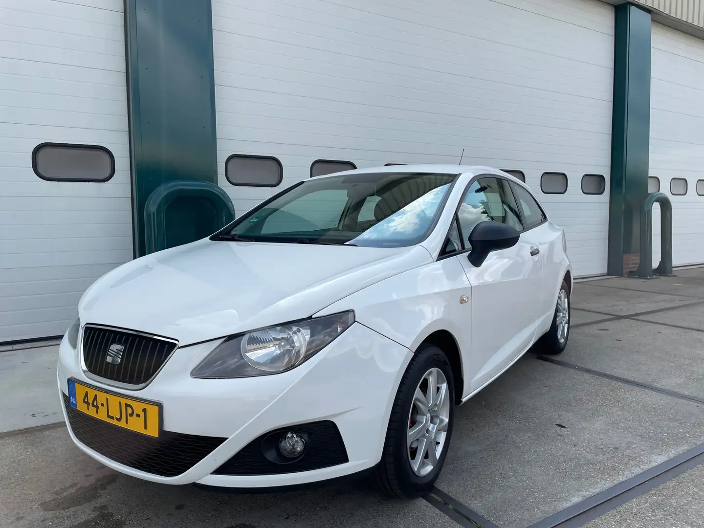 SEAT Ibiza SC 1.4 Spirit Wit - 1