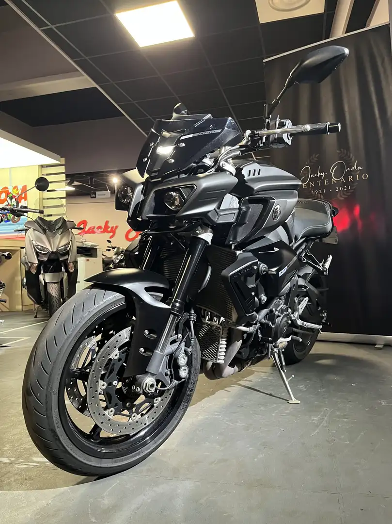 Yamaha MT-10 Noir - 2