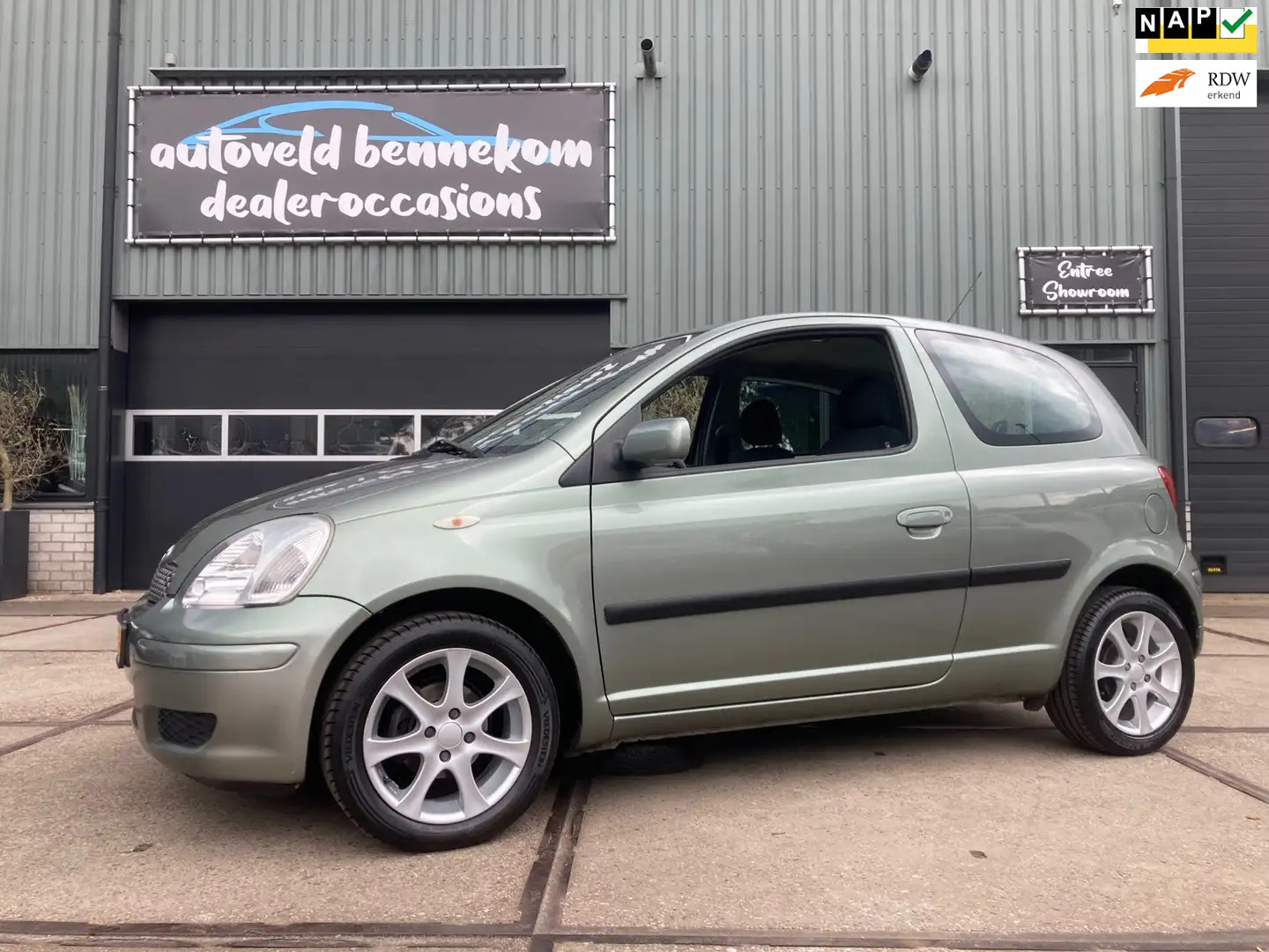 Toyota Yaris 1.3 VVT-i Sol 127000 KM ZEER LEUKE AUTO Vert - 1