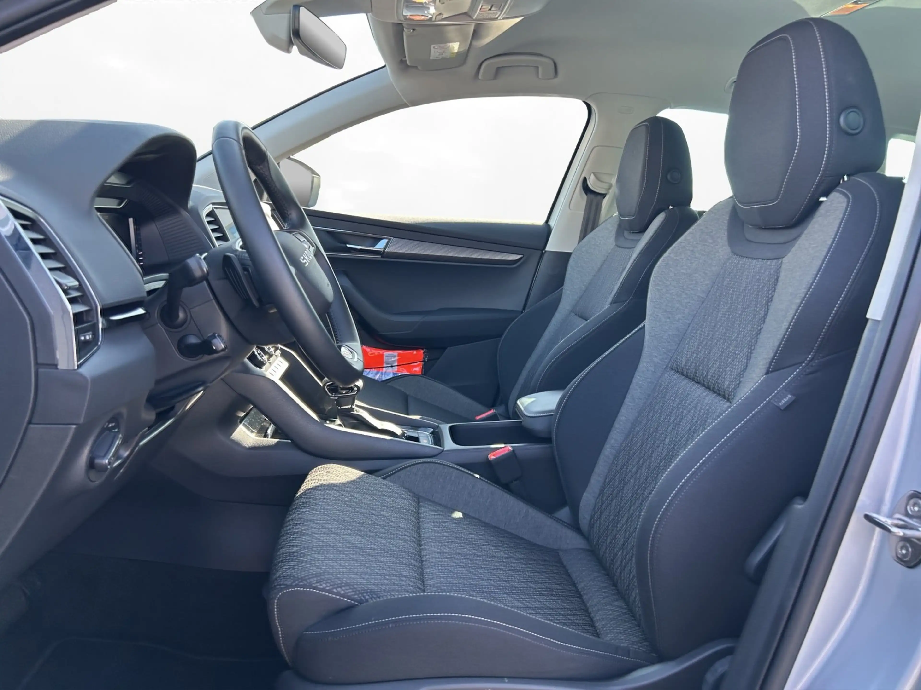 Skoda Karoq 1.5 TSI DSG SELECTION | NAVI | LED | — photo 8