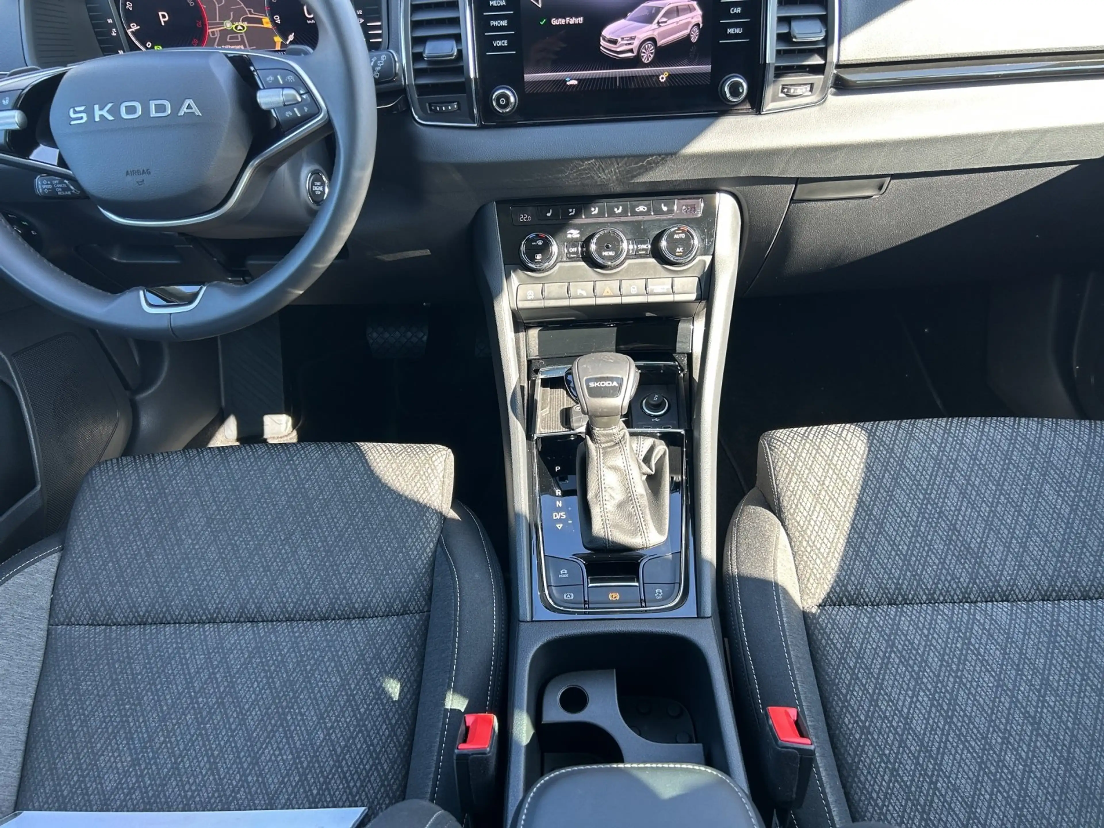 Skoda Karoq 1.5 TSI DSG SELECTION | NAVI | LED | — photo 13