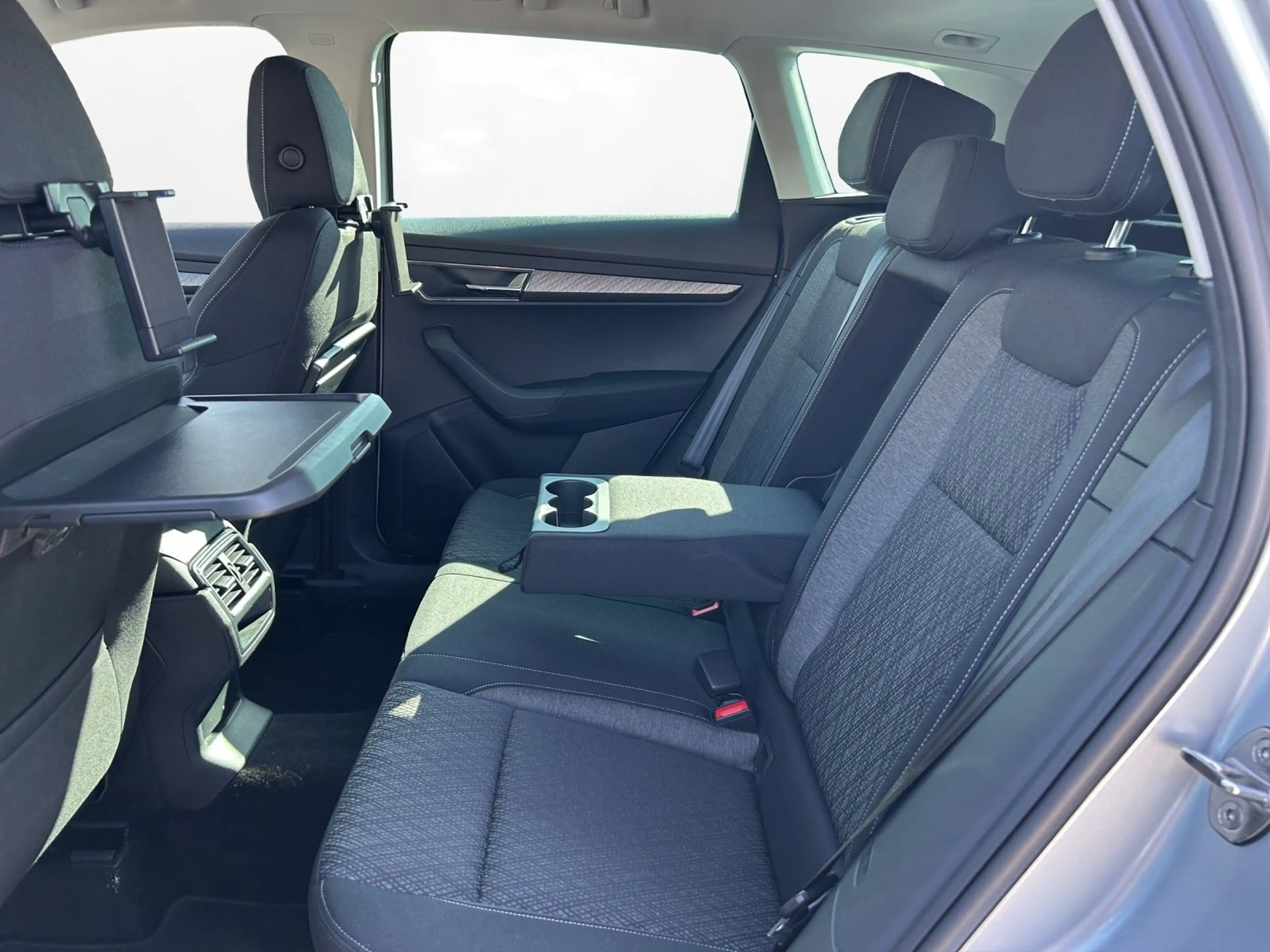 Skoda Karoq 1.5 TSI DSG SELECTION | NAVI | LED | — photo 11