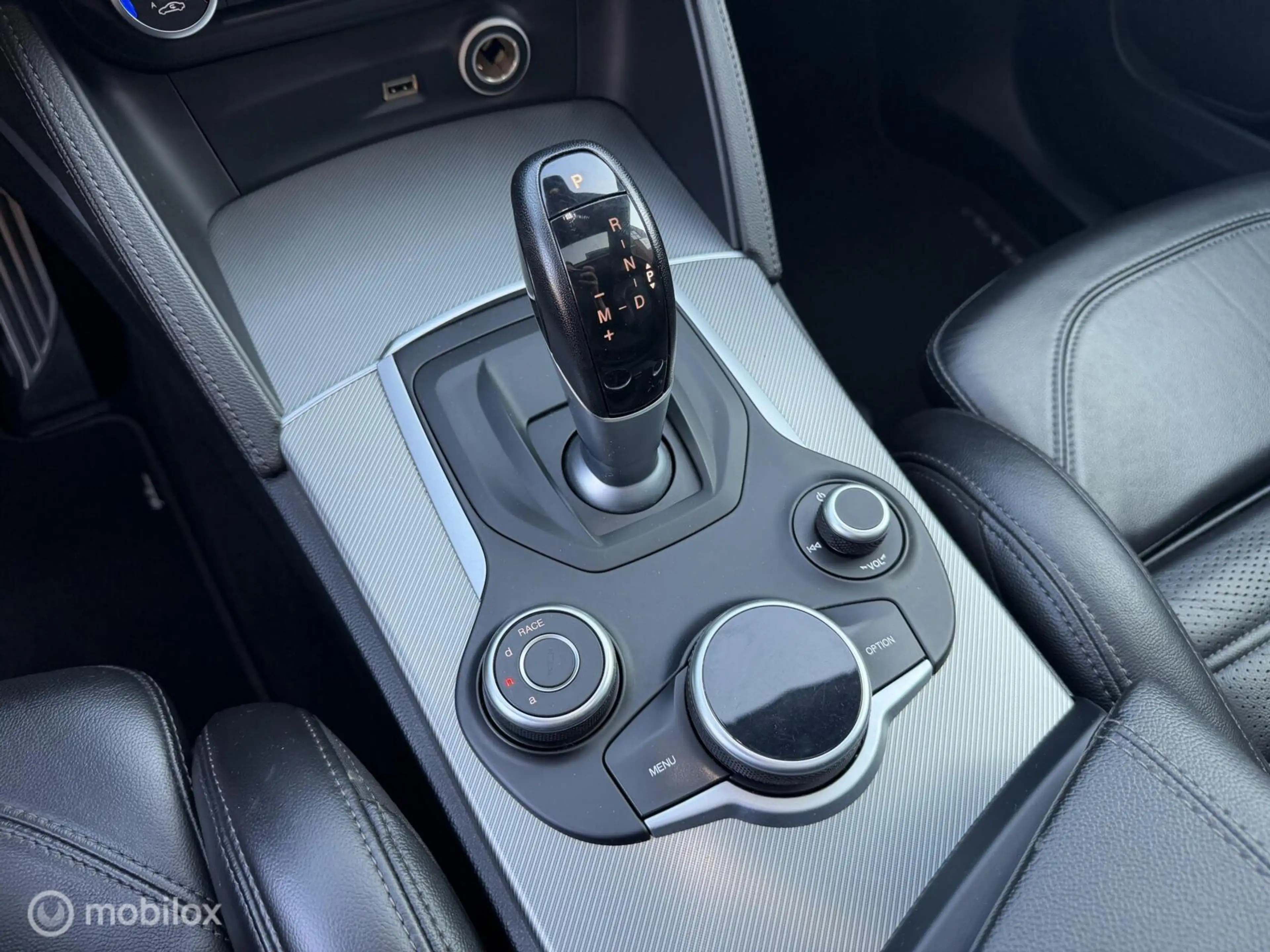 Alfa Romeo Stelvio 2.0 T AWD Super LEDER*PANO-DAK*ACC*CAMERA* — photo 15