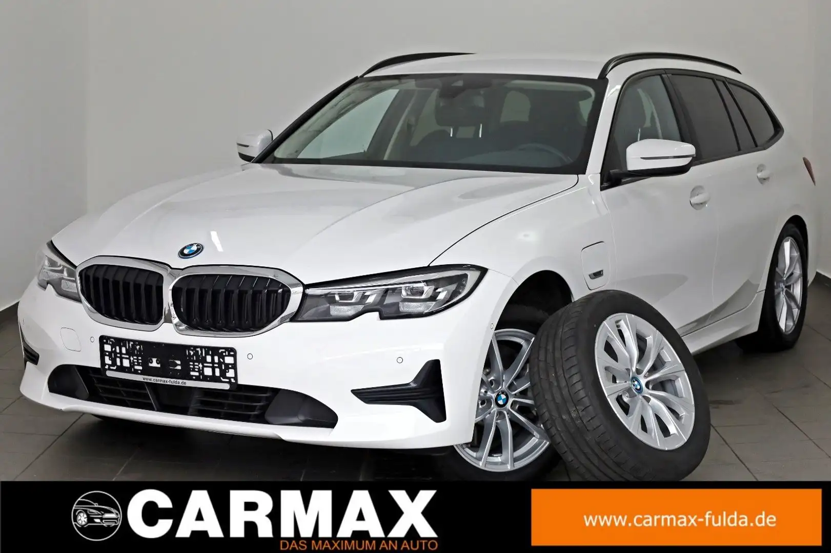 BMW 330 e Advantage T.,Navi,Leder,LED,SH,Kamera,SR+WR Weiß - 1