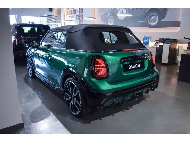 MINI Convertible view 29