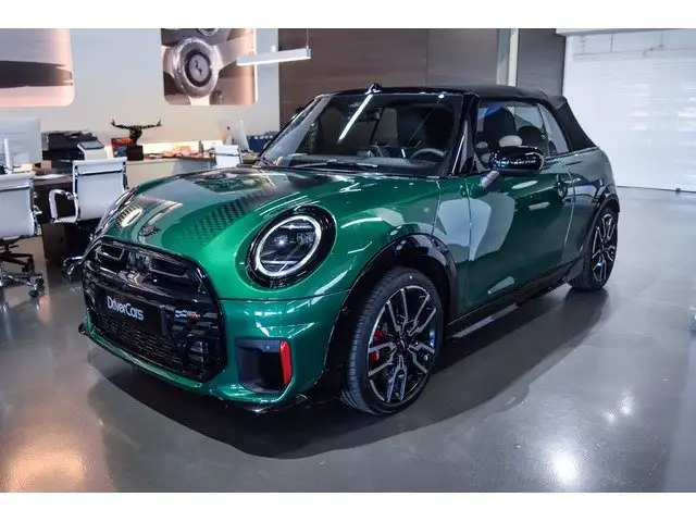 MINI Convertible view 4