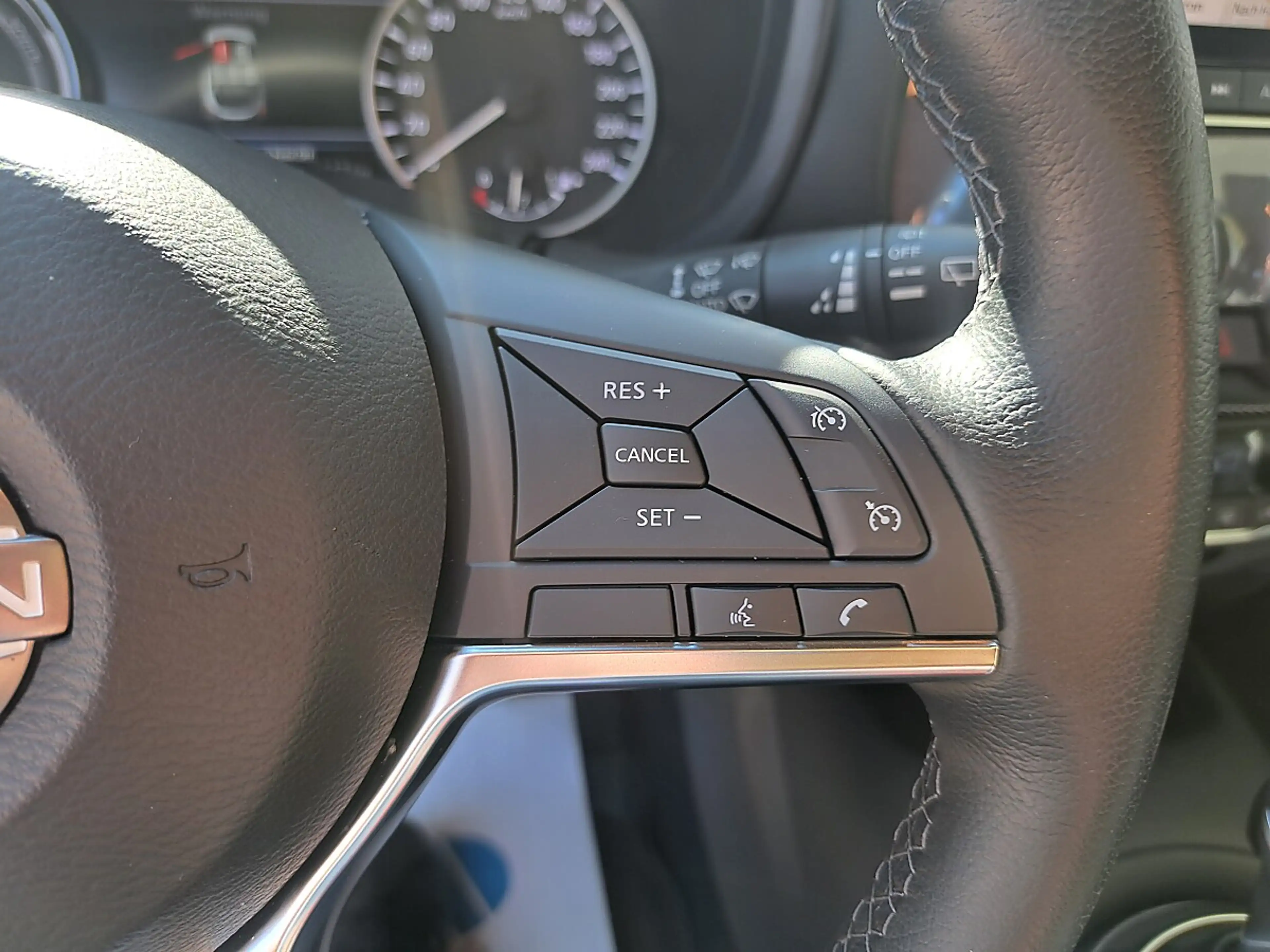 Nissan Juke 1,6 Hybrid N-Connecta 4AMT Aut. — photo 22