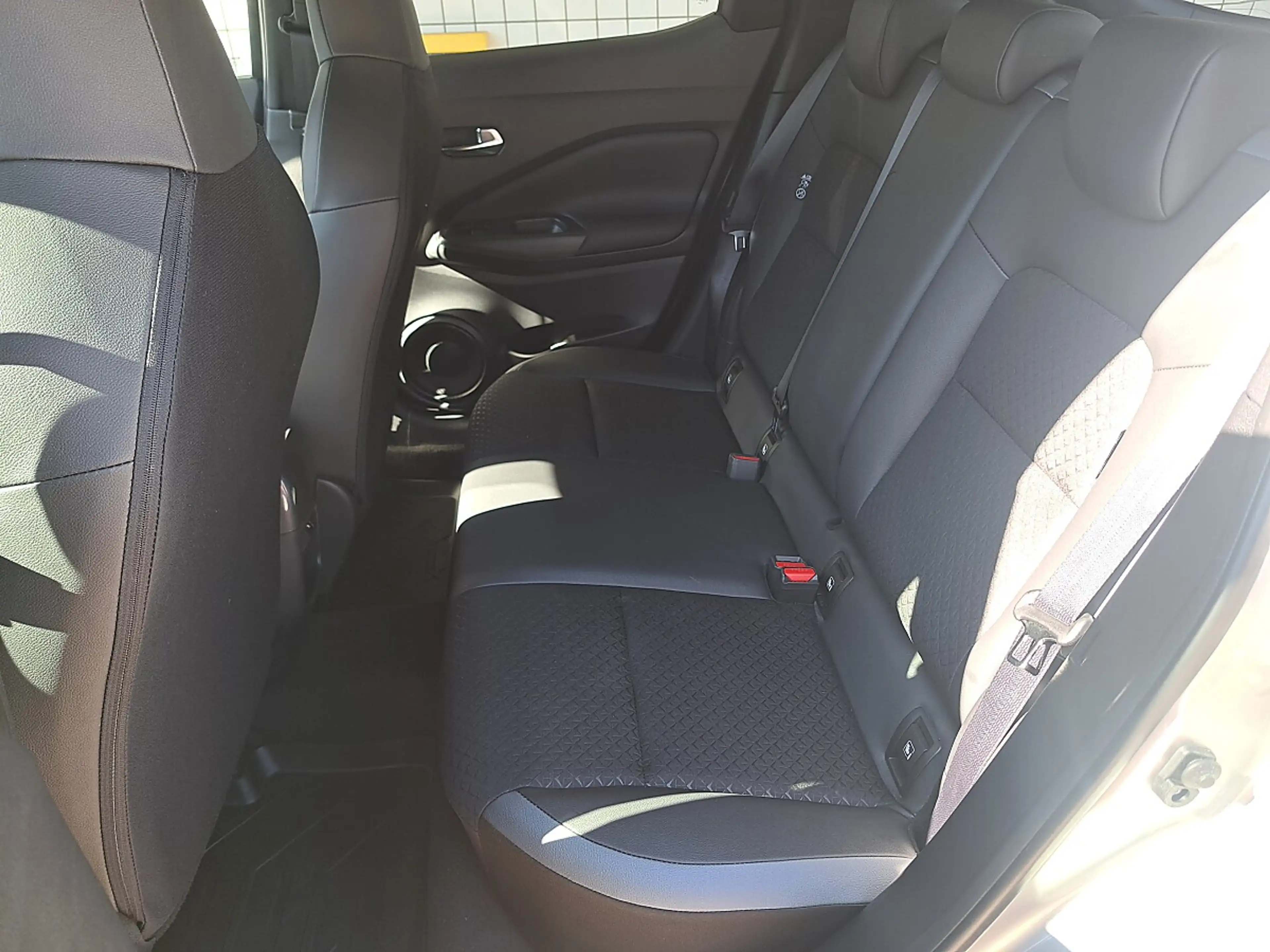 Nissan Juke 1,6 Hybrid N-Connecta 4AMT Aut. — photo 10