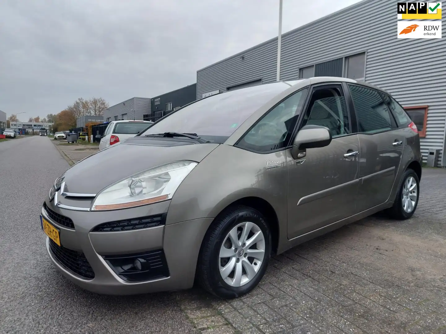 Citroen C4 Picasso 1.8-16V Ambiance 5p. 5 deurs + climate control Brun - 1