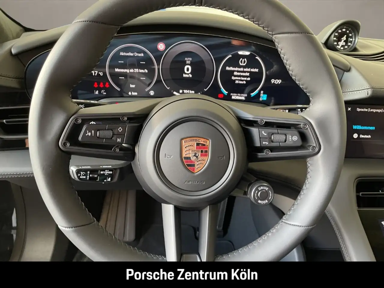 Porsche Taycan GTS HA-Lenkung InnoDrive Soft-Close 15