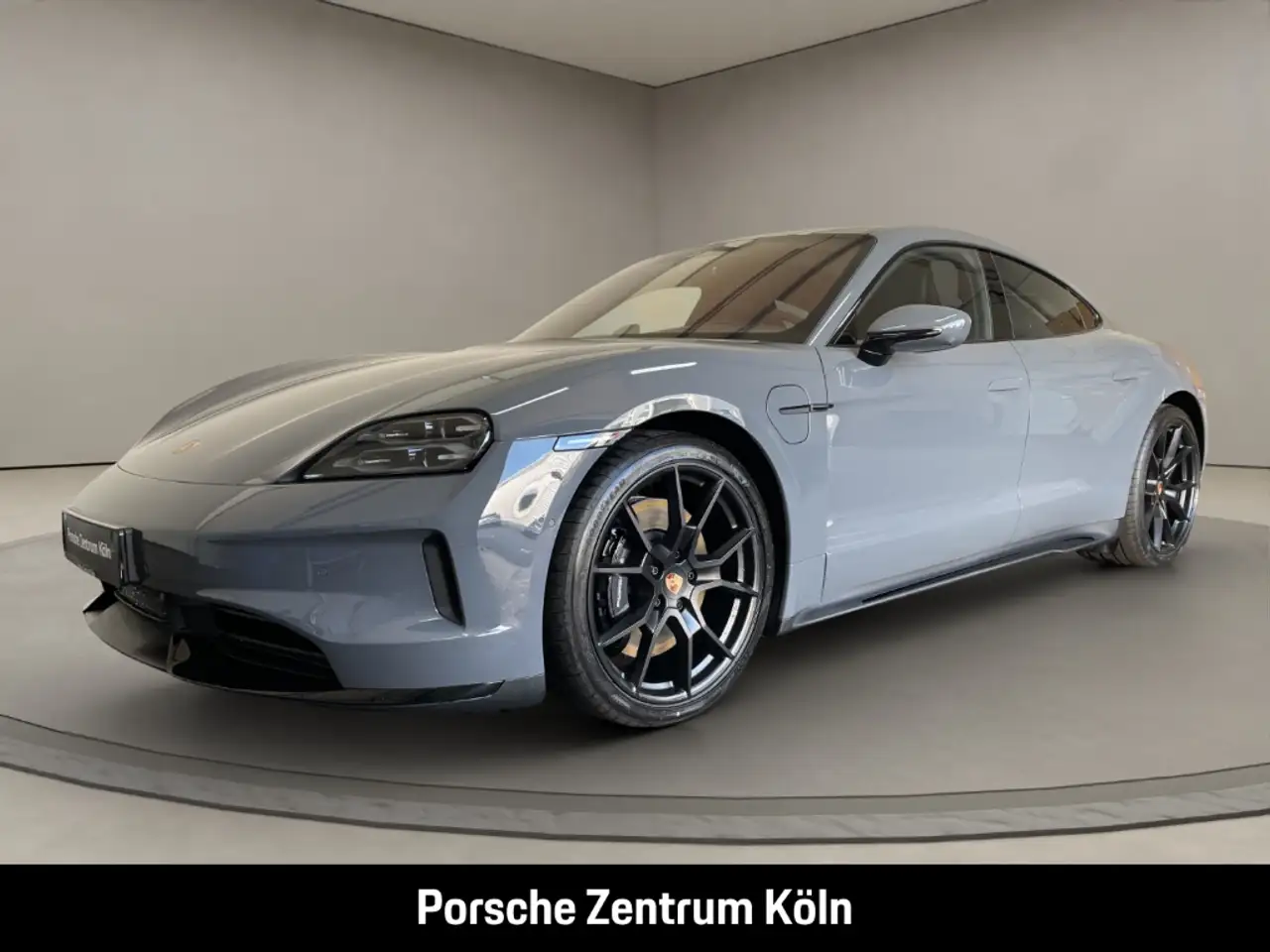 Porsche Taycan GTS HA-Lenkung InnoDrive Soft-Close