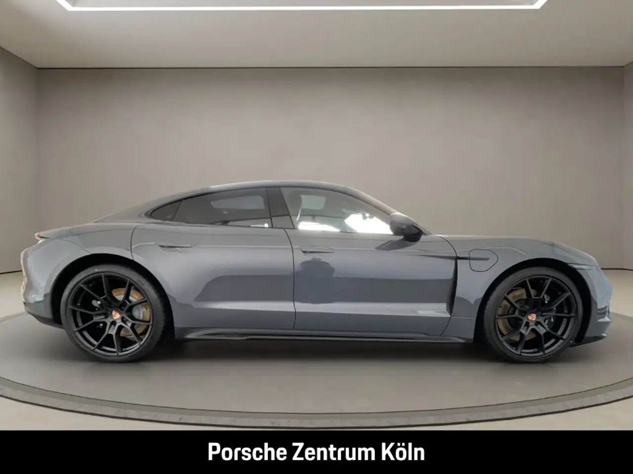 Porsche Taycan GTS HA-Lenkung InnoDrive Soft-Close 6
