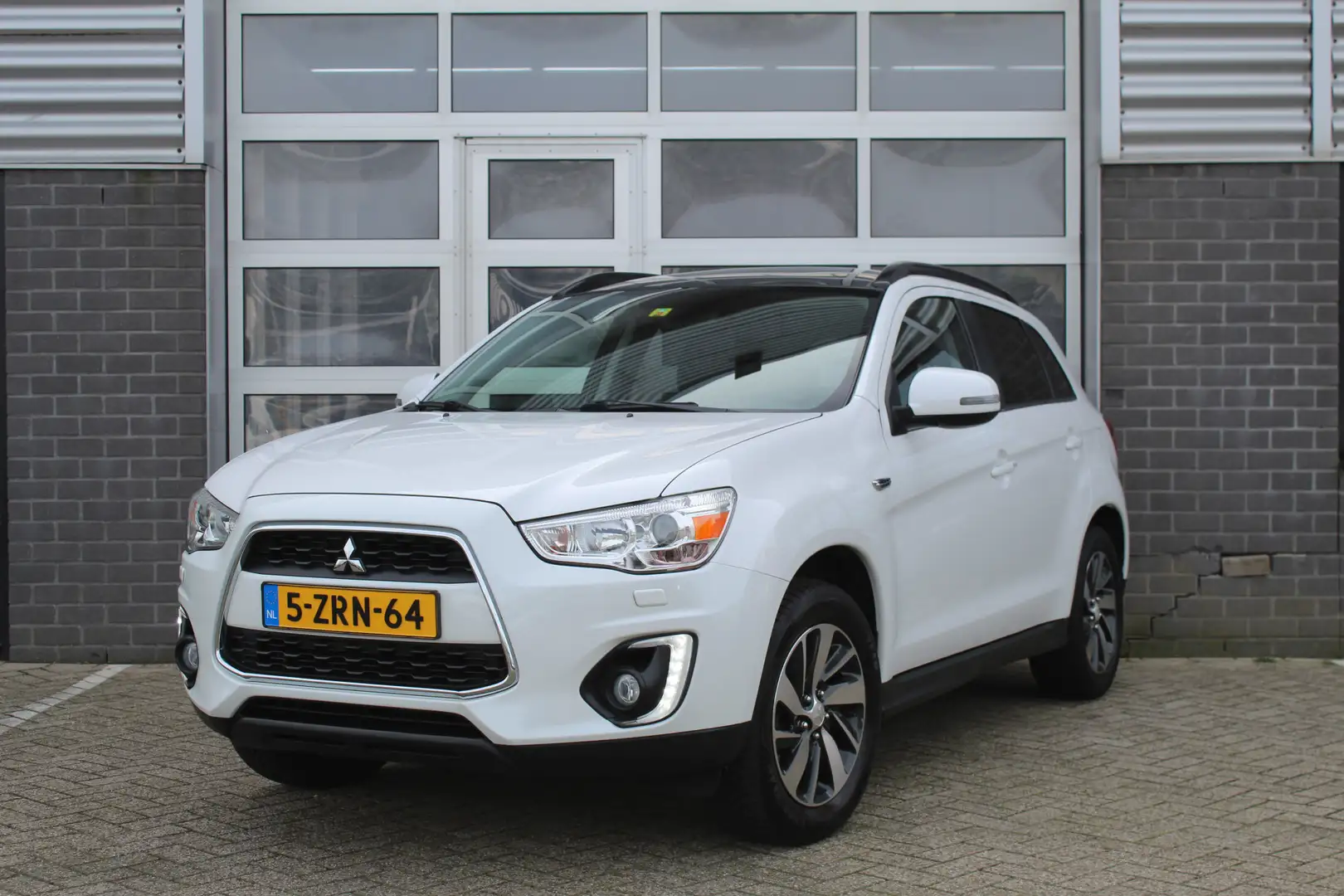 Mitsubishi ASX 1.6 Cleartec Intense+ / Camera / Xenon / Trekhaak Wit - 1