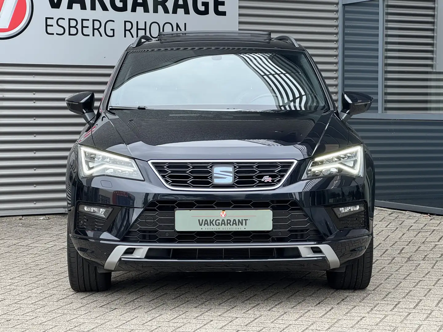 SEAT Ateca 1.5 TSI FR Business Intense Black NAVI/CAM,PANO,VI Zwart - 2