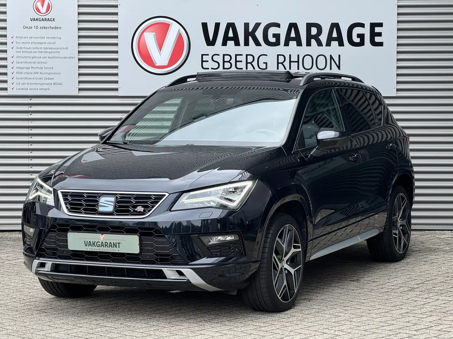 SEAT Ateca 1.5 TSI FR Business Intense Black NAVI/CAM,PANO,VI Zwart - 1