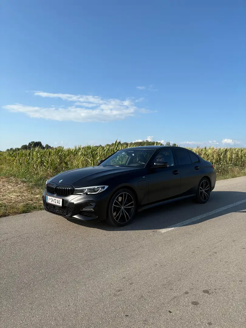 BMW 330 330e PHEV M Sport Aut. - 1