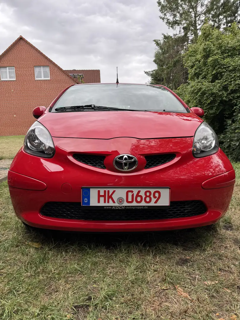 Toyota Aygo X Rot - 1